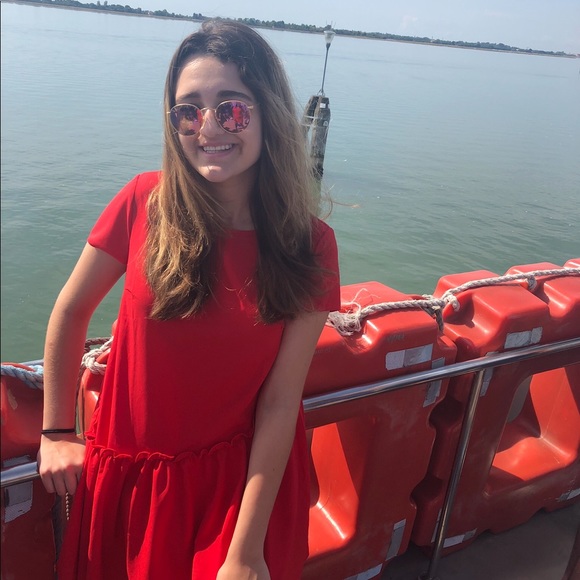 Meet the Posher - Picture 1 of 3